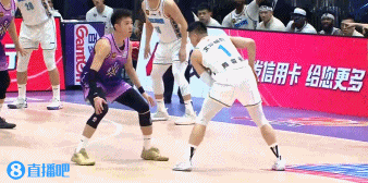 谈球吧(中国)官方网站球队大脑！陈盈骏首节各种高难度进球 7中4贡献9分2助1断
